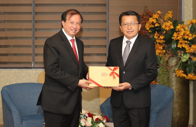 Thứ trưởng Tạ Quang Đông hội đàm với Thứ trưởng Bộ TTVHDL Lào - Ảnh 6.