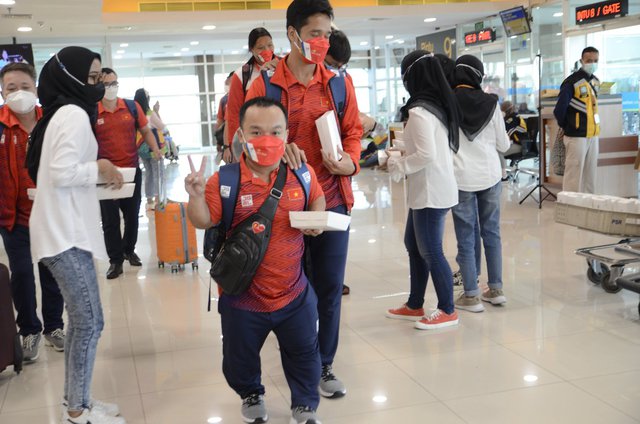 Đoàn thể thao NKT Việt Nam cập bến Indoensia, chuẩn bị cho Lễ Thượng cờ - Ảnh 1.