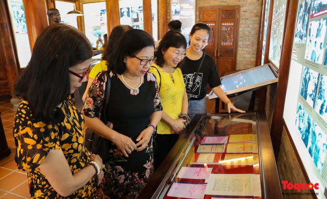 Thừa Thiên Huế: Phấn đấu 100% bảo tàng triển khai chương trình giáo dục lịch sử, văn hóa cho mọi người dân - Ảnh 1.