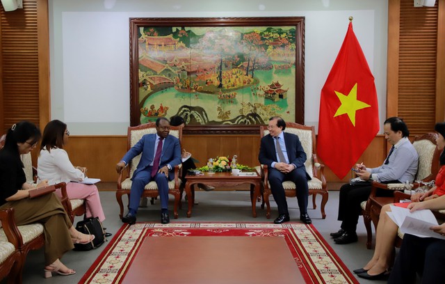 Thứ trưởng Tạ Quang Đông tiếp Đại sứ Ai Cập và Đại sứ Angola - Ảnh 3. Thứ trưởng Tạ Quang Đông tiếp Đại sứ Ai Cập và Đại sứ Angola - Ảnh 3.