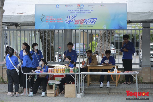 Hàng nghìn thí sinh ở Đà Nẵng bước vào kỳ thi tốt nghiệp THPT - Ảnh 9.