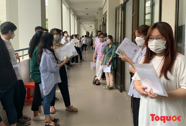 Hàng nghìn thí sinh ở Đà Nẵng bước vào kỳ thi tốt nghiệp THPT - Ảnh 3.