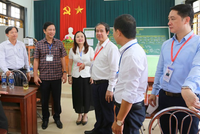 Bộ trưởng Bộ GD&ĐT Nguyễn Kim Sơn: Kỳ thi phải đảm bảo diễn ra an toàn, nghiêm túc - Ảnh 1.