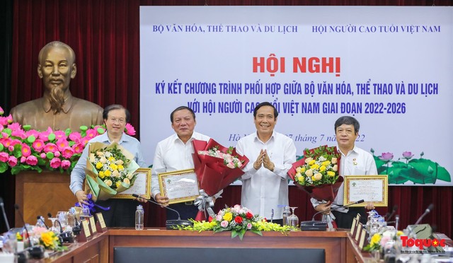 Ký kết Chương trình phối hợp giữa Bộ Văn hóa, Thể thao và Du lịch với Hội người cao tuổi Việt Nam giai đoạn 2021-2026 - Ảnh 5.