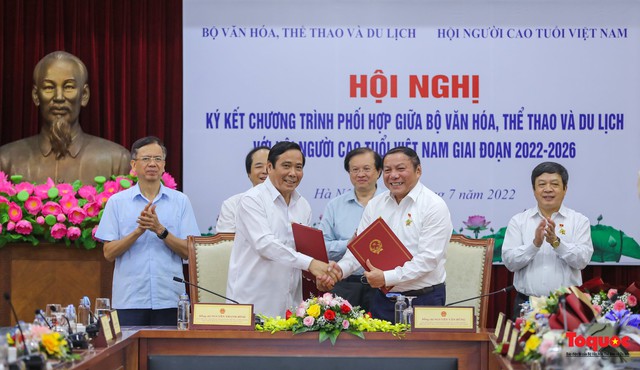 Ký kết Chương trình phối hợp giữa Bộ Văn hóa, Thể thao và Du lịch với Hội người cao tuổi Việt Nam giai đoạn 2021-2026 - Ảnh 4.