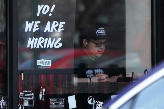 Đơn xin trợ cấp thất nghiệp tại Mỹ tăng mức cao nhất 9 tháng qua  - Ảnh 1.