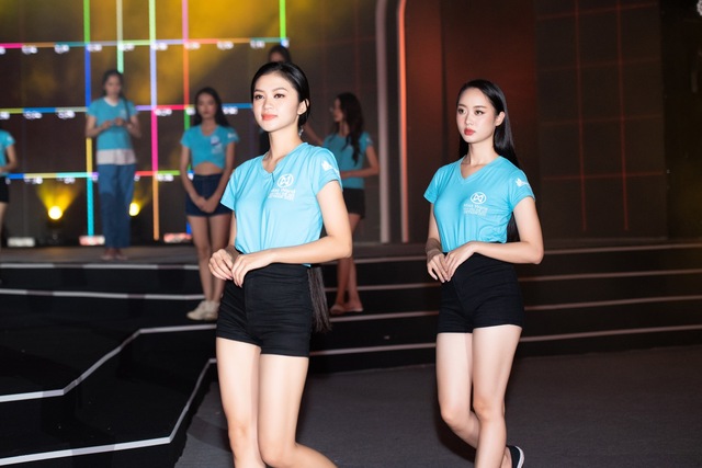 Chung kết Miss World Vietnam 2022 trước giờ G: Dàn sao đình đám đổ bộ, hé lộ sân khấu hoành tráng - Ảnh 1.