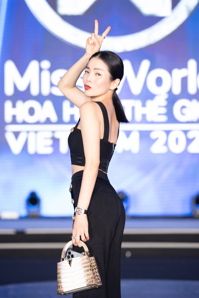 Chung kết Miss World Vietnam 2022 trước giờ G: Dàn sao đình đám đổ bộ, hé lộ sân khấu hoành tráng - Ảnh 7.