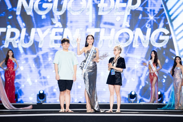 Chung kết Miss World Vietnam 2022 trước giờ G: Dàn sao đình đám đổ bộ, hé lộ sân khấu hoành tráng - Ảnh 13.