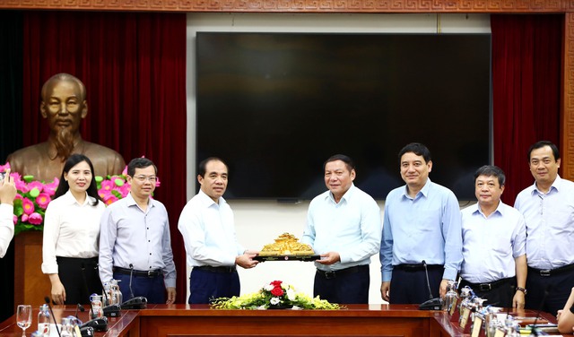 Bộ VHTTDL sẵn sàng hỗ trợ để Tuyên Quang trở thành điểm sáng trong phát triển văn hóa, thể thao, du lịch - Ảnh 3.