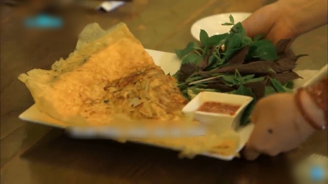 Không rầm rộ như bánh mì hay phở, nhưng bánh xèo Việt Nam vẫn khiến dàn sao Hàn “quắn quéo” vì quá ngon! - Ảnh 7.
