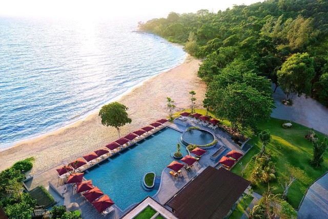Khu resort được mệnh danh là ‘Bản hoà tấu của rừng và biển’ duy nhất ở Phú Quốc: Tàng cây lan tận mép nước, villa ‘vắt vẻo’ trên ghềnh đá hoặc dưới tán cây đầy mê hoặc - Ảnh 1.