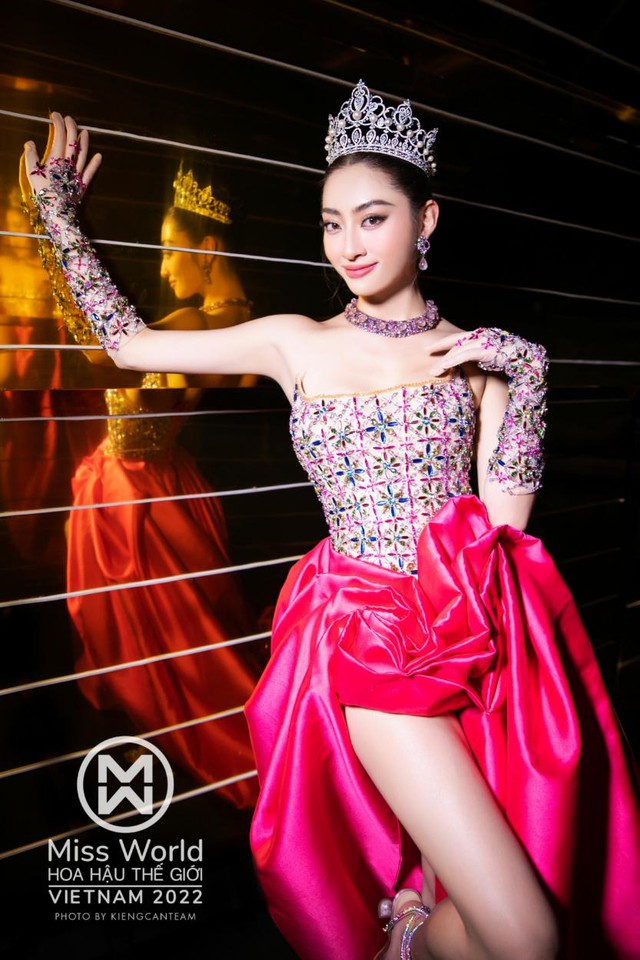 Dàn Hoa hậu đình đám diện trang sức tinh xảo và đắt giá dự chung kết Miss World Việt Nam - Ảnh 4.