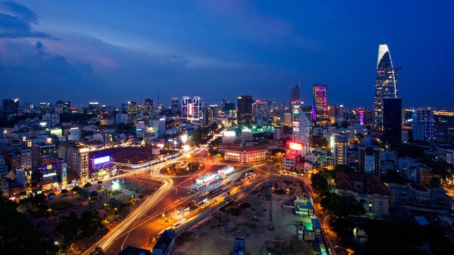 Nền kinh tế Việt Nam được đánh giá là &quot;điểm sáng&quot; giữa những biến động trong khu vực - Ảnh 1.