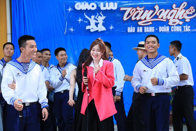 Hành trình mang &quot;Xẩm Hà Nội&quot; đến Thủ đô Viêng Chăn của ca sĩ trẻ Hà Myo - Ảnh 4.
