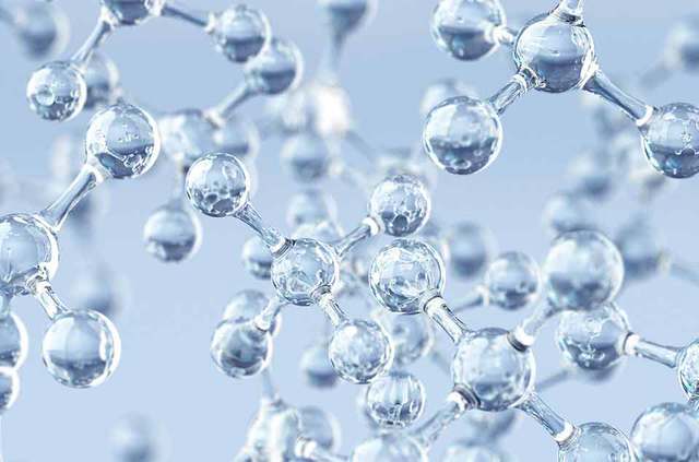 Hyaluronic Acid chính là thành phần &quot;đinh&quot; của chu trình chăm da khoa học nhưng làm sao để nó phát huy hiệu quả tốt nhất thì bạn phải tìm hiểu - Ảnh 1.