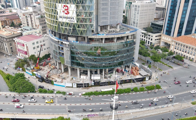 Cao ốc 10 năm làm xấu mặt trung tâm TP.HCM đang được cải tạo như con rồng thức giấc  - Ảnh 7.