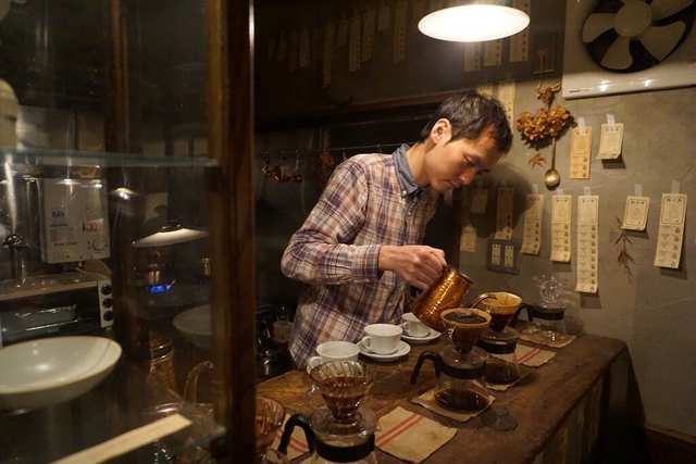 Quán cà phê gần 100 năm tuổi đời tại Nhật và ký ức về những ngày huy hoàng của nét văn hóa &quot;kissaten&quot; - Ảnh 3.