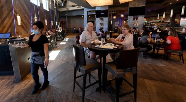 Nghịch lý ở Mỹ: Chi phí ăn uống ở nhà còn cao hơn tại các nhà hàng, vì đâu đến nỗi? - Ảnh 3. Nghịch lý ở Mỹ: Chi phí ăn uống ở nhà còn cao hơn tại các nhà hàng, vì đâu đến nỗi? - Ảnh 3.