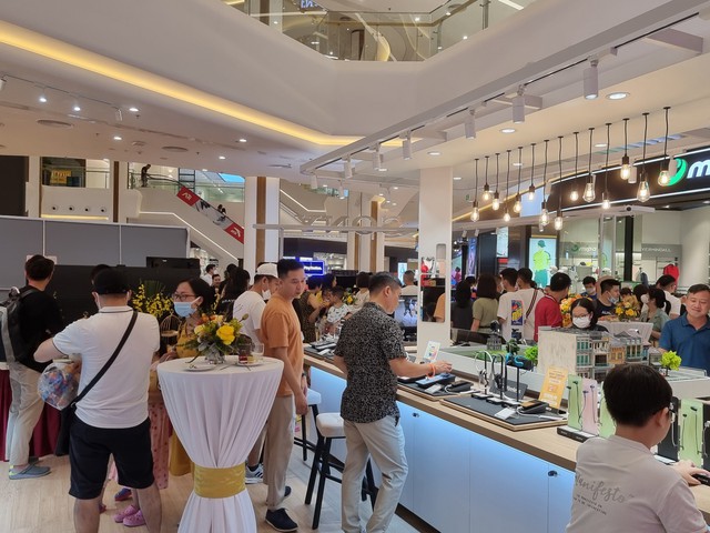 Khai trương Sony Center tại Vincom Mega Mall Hà Nội: người dùng thêm nhiều trải nghiệm thú vị  - Ảnh 1.