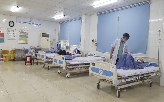 Thông tin chính thức về một số du khách nghi do ngộ độc thực phẩm phải nhập viện tại Đà Nẵng - Ảnh 1.