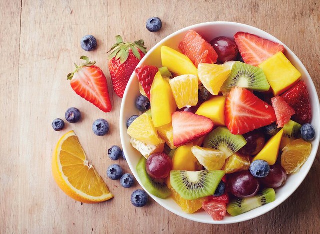 Vì sao cùng cung cấp chất xơ và vitamin nhưng trái cây không thể thay thế rau xanh? - Ảnh 3.