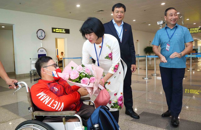 Đoàn Thể thao người khuyết tật Việt Nam về nước sau thành công lớn tại kỳ đại hội ASEAN Para Games 11 - Ảnh 3.