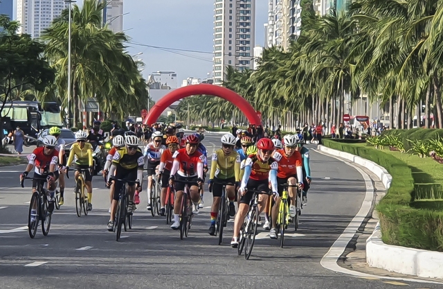 Hàng trăm vận động viên tham gia giải xe đạp phong trào TP Đà Nẵng mở rộng - Ảnh 1.