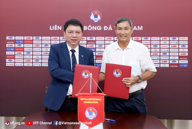 VFF tiếp tục gia hạn hợp đồng với HLV Mai Đức Chung - Ảnh 1.