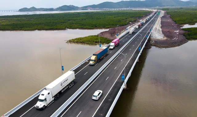 Khánh thành cao tốc Móng Cái - Vân Đồn sau 500 ngày thi công - Ảnh 12.