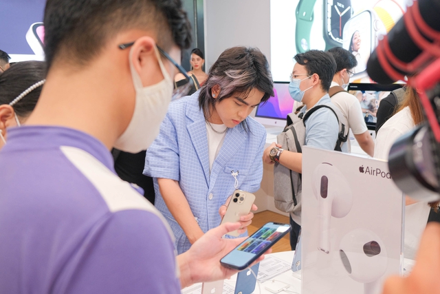 Hàng loạt mẫu iPhone tại Việt Nam giảm giá sâu kỷ lục chờ iPhone 14 ra mắt - Ảnh 3.