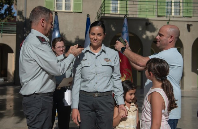 Chân dung nữ đại tá đầu tiên của Israel giữ chức vụ Lữ đoàn trưởng - Ảnh 1.