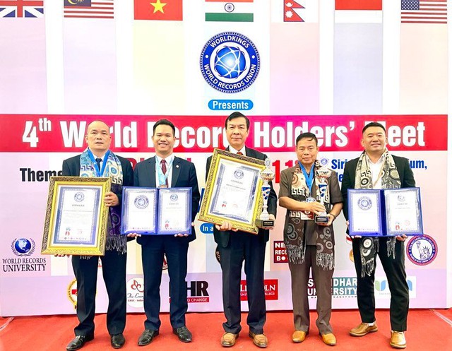 Anh hùng lao động Nguyễn Quang Mâu nhận danh hiệu Giáo sư danh dự của Viện Đại học Kỷ lục Thế giới - Ảnh 1.