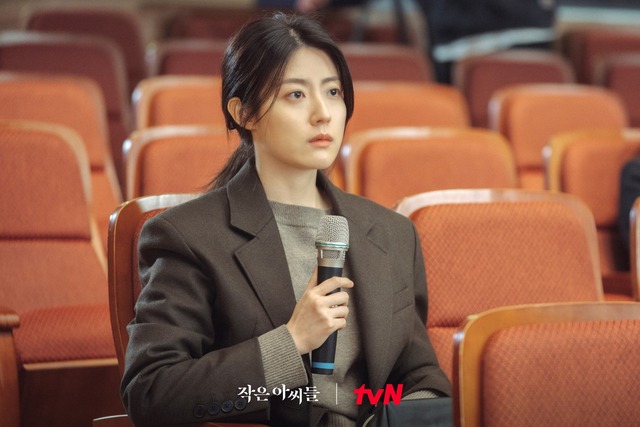 Cô hai Little Women từng là sao nhí nổi danh: Học vấn khủng, diễn xuất ngang ngửa Kim Go Eun - Ảnh 2.