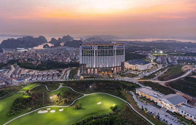 FLC Hotels & Resorts tiếp tục giành ‘cú đúp’ tại giải thưởng danh giá World Travel Awards 2022 - Ảnh 2.