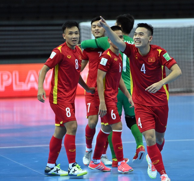Tuyển Việt Nam ngược dòng hạ đội bóng châu Phi, “tặng quà” cho HLV từng vô địch World Cup - Ảnh 3.