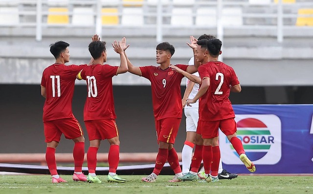 'U20 Việt Nam và U20 Indonesia cùng thắng đậm, càng làm nóng thêm trận đại chiến bảng đấu' - Ảnh 2.