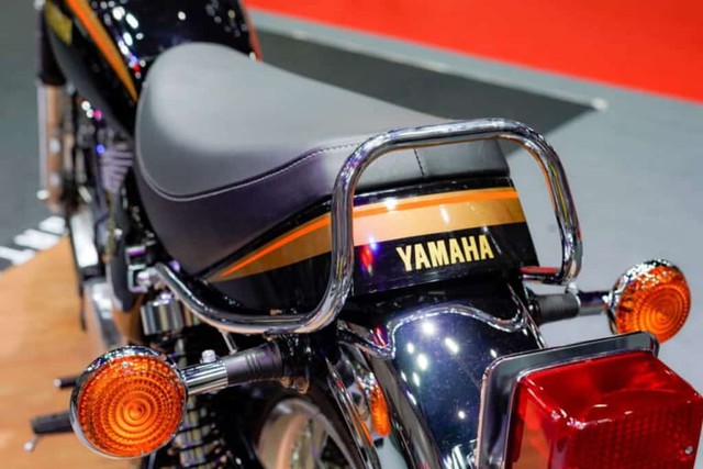 Xế cổ Yamaha SR400 &quot;hồi sinh&quot;, chờ ngày về Việt Nam - Ảnh 4.