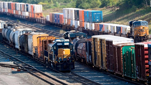 Mỹ hối thúc thỏa thuận hợp lý ngăn chặn đình công đường sắt  - Ảnh 1.