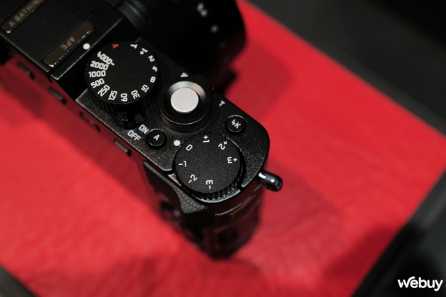 Trên tay Leica D-Lux 7 phiên bản đặc biệt &quot;A Bathing Ape x Stash&quot;: - Ảnh 10.