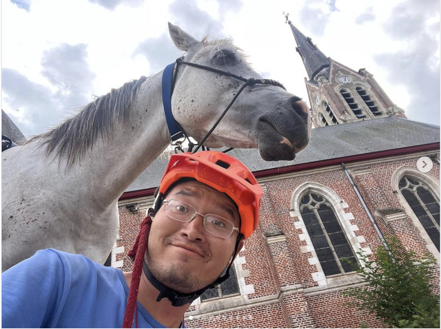 Chàng trai cưỡi ngựa du lịch 2.500 km từ châu Âu sang châu Á  - Ảnh 2.