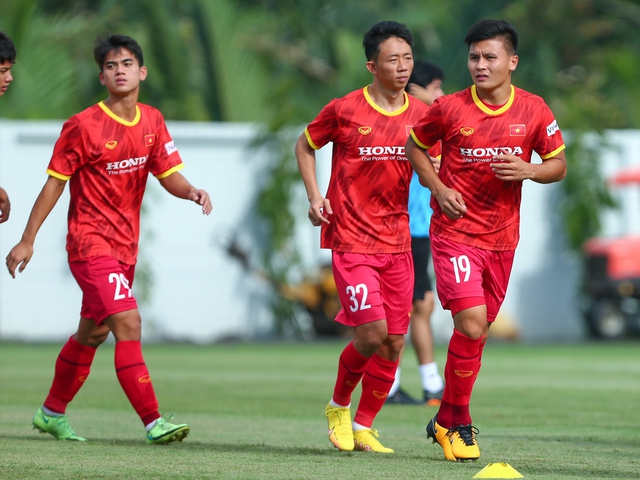 Quang Hải có buổi tập đầu tiên, đội tuyển Việt Nam vắng hai cầu thủ - Ảnh 1.