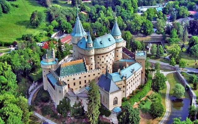 11 tòa lâu đài đẹp nhất thế giới, nơi truyền cảm hứng bất tận cho những bộ phim cổ tích - Ảnh 12.