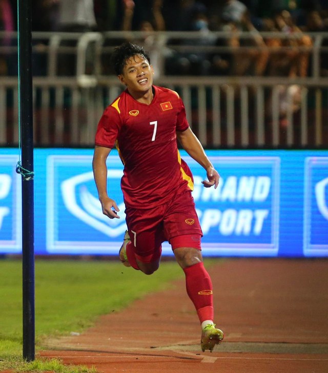 Cầu thủ trẻ liên tiếp lập công, đội tuyển Việt Nam giành chiến thắng 4-0 Singapore trận ra quân - Ảnh 2.