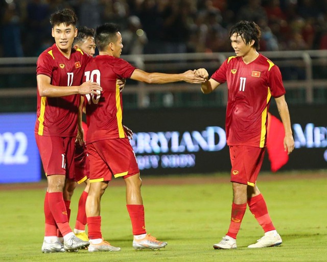 Cầu thủ trẻ liên tiếp lập công, đội tuyển Việt Nam giành chiến thắng 4-0 Singapore trận ra quân - Ảnh 4.