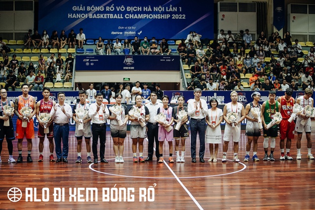 &quot;Lễ hội&quot; bóng rổ lớn nhất năm của Hà Nội: Dàn sao VBA hội tụ, đường xa nhưng khán giả vẫn cực nhiệt - Ảnh 1.