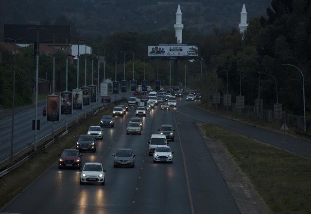 Khủng hoảng điện ở Nam Phi ảnh hưởng nghiêm trọng đến kinh tế - Ảnh 1.