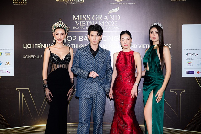 6 NTK đứng sau 60 bộ quốc phục Hoa hậu Hòa bình Việt Nam - Ảnh 2.