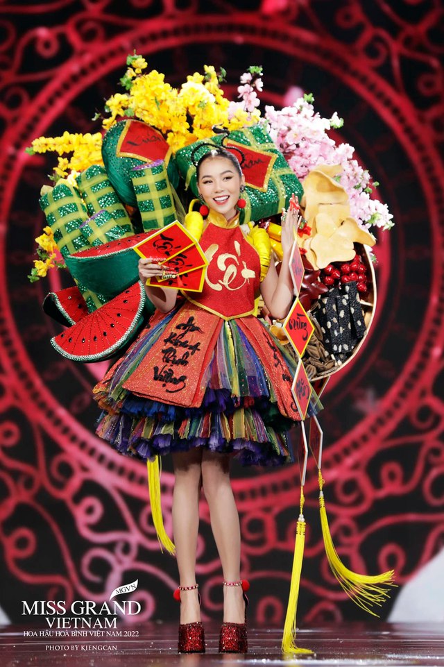 Toàn cảnh đêm thi trang phục dân tộc Hoa hậu Hoà bình Việt Nam: Thuỳ Tiên và dàn sao đổ bộ, hàng loạt thiết kế cực độc đáo - Ảnh 31.