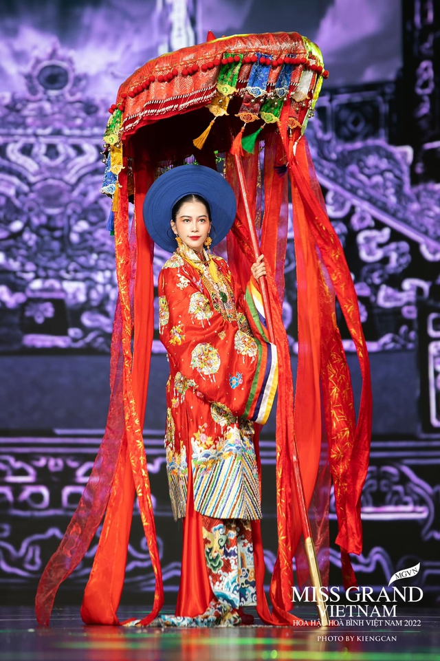 Toàn cảnh đêm thi trang phục dân tộc Hoa hậu Hoà bình Việt Nam: Thuỳ Tiên và dàn sao đổ bộ, hàng loạt thiết kế cực độc đáo - Ảnh 30.